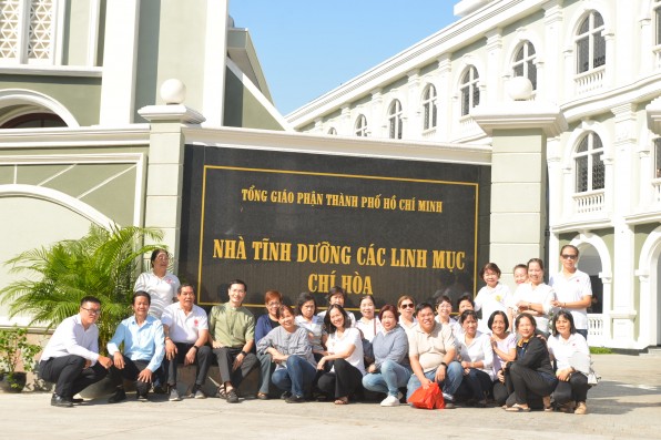 Giáo xứ Tân Việt: Cảm nghiệm chuyến thăm và chúc tết các cha đang tĩnh dưỡng tại Nhà Hưu Dưỡng Chí Hòa