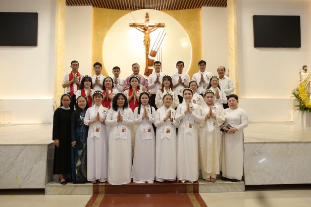 Giáo xứ Tân Việt: Rửa tội dự tòng