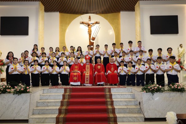 Giáo xứ Tân Việt: Thánh Lễ Thêm Sức