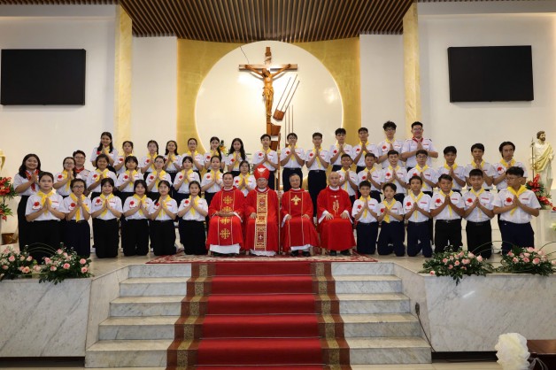 Giáo xứ Tân Việt: Thánh Lễ Thêm Sức