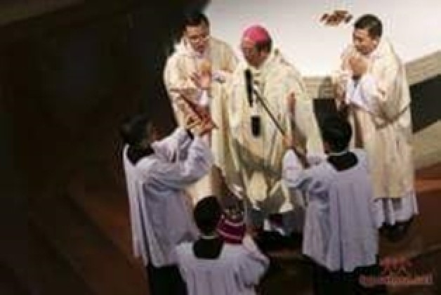 Thánh lễ làm phép Dầu Thánh năm 2016